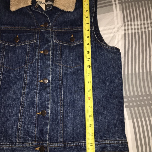 SOLD VTG Wrangler Sz L fleece jean denim vest - Picture 8 of 8
